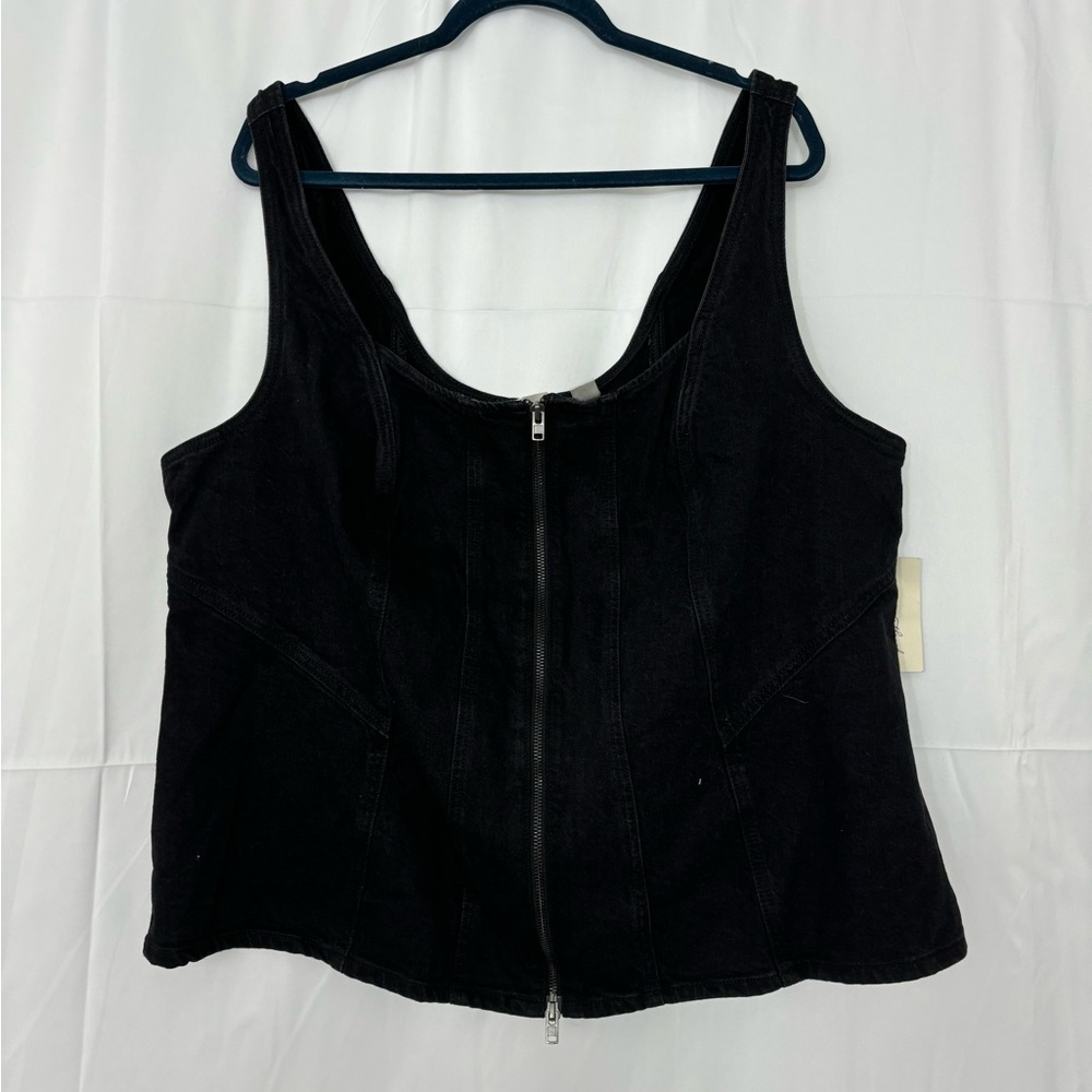 Universal Thread size 22 Denim Top